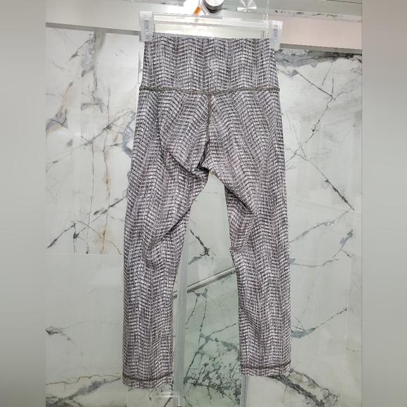 Lululemon Wunder Under Crop Leggings Size 4 - Picture 2 of 4